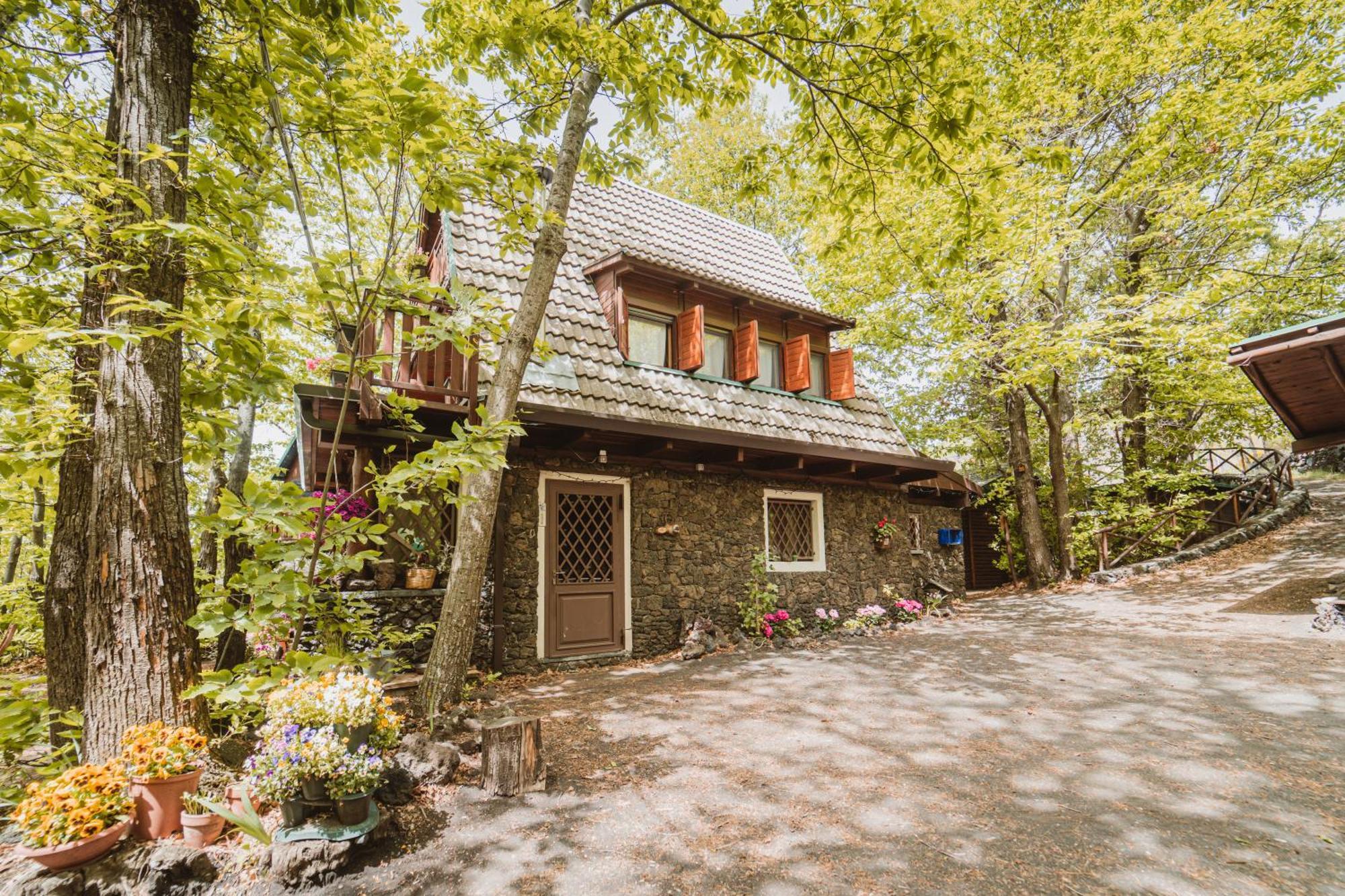Matilde'S Chalet Etna Nature House Nicolosi Exterior photo